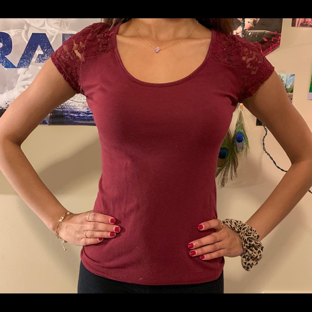 T-shirt (Maroon)